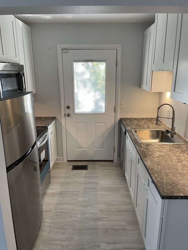 Photo - 238 E Harding St House