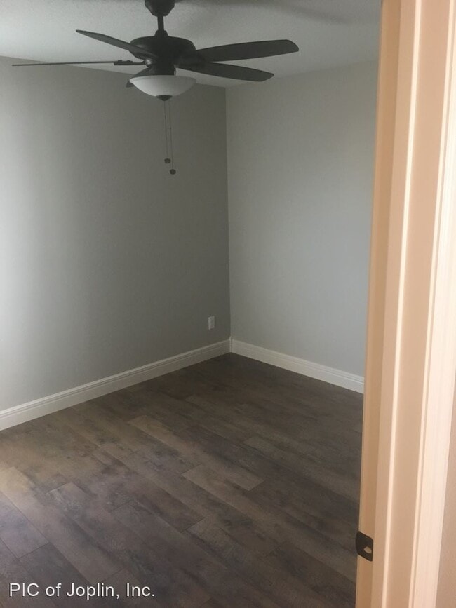 Building Photo - 3 br, 2 bath House - 2417 S Murphy