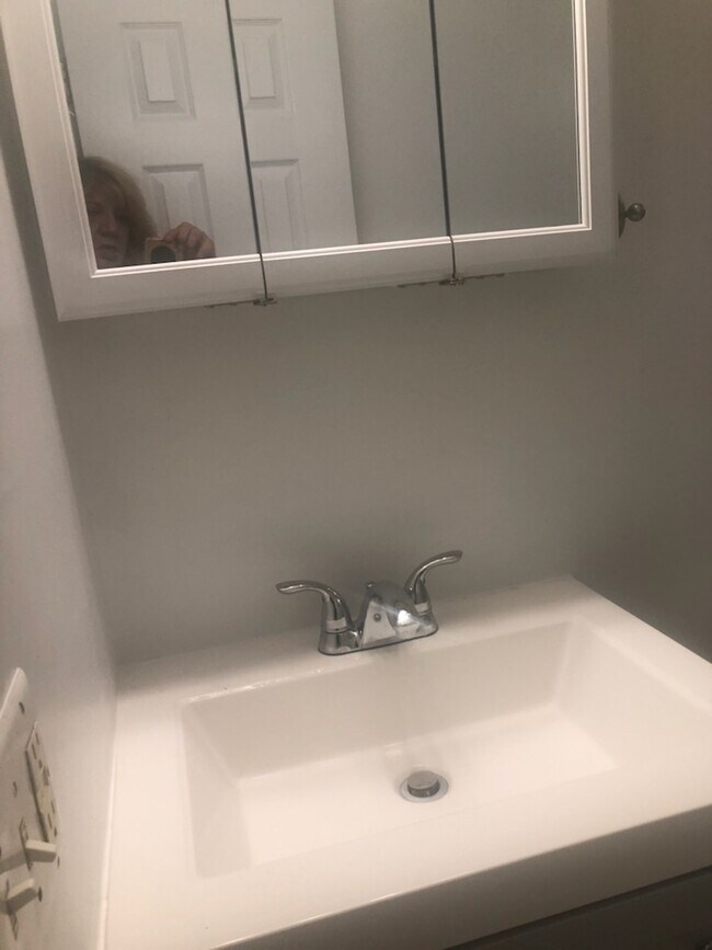 bathroom - 37 Rockledge Rd