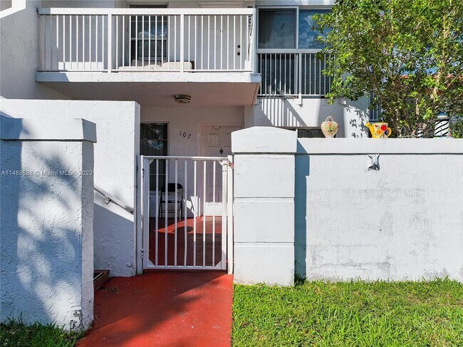 Building Photo - 15390 SW 76th Ter