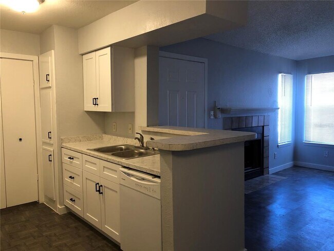 Building Photo - 5540 Devonbriar Way