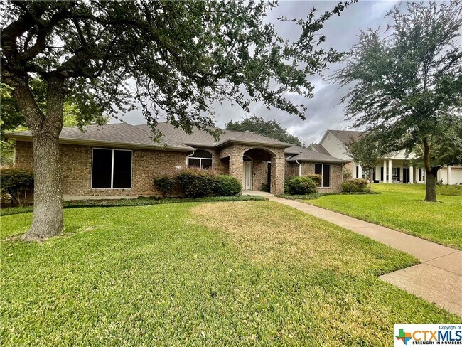 Foto del edificio - 5612 Legacy Oaks Dr