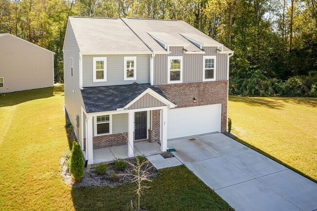 Building Photo - Spacious 4-Bedroom Home with Open Layout