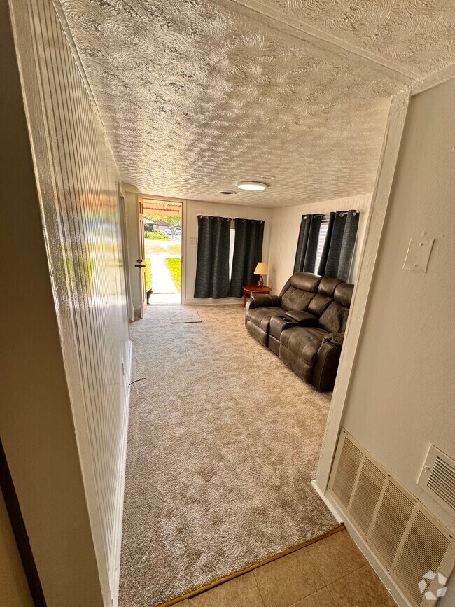 Drexel Gardens Apartments for Rent with Hardwood Floors Indianapolis, IN 2 Rentals