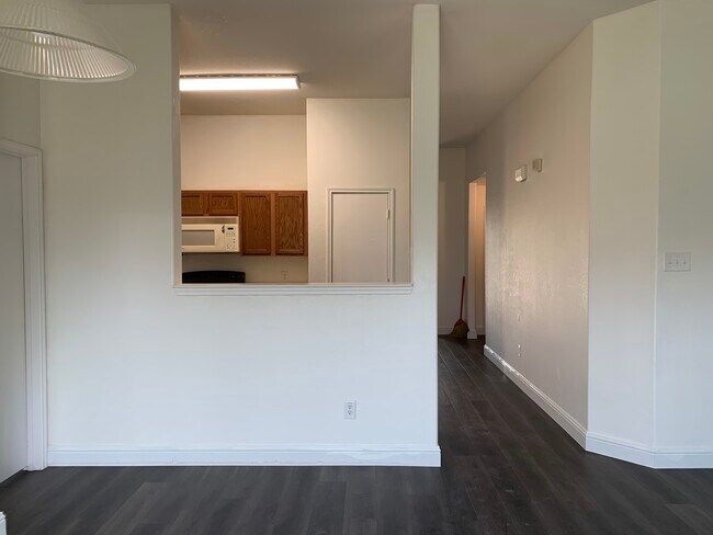 Foto del edificio - 920 Oakcrest Dr