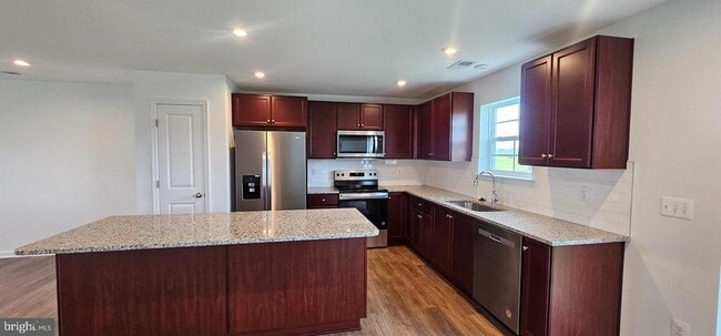 Building Photo - 69 Grayling Rd