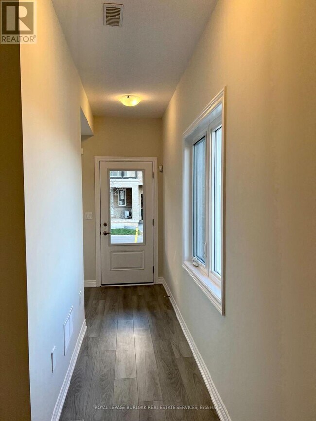 Building Photo - 40 Zinfandel Dr