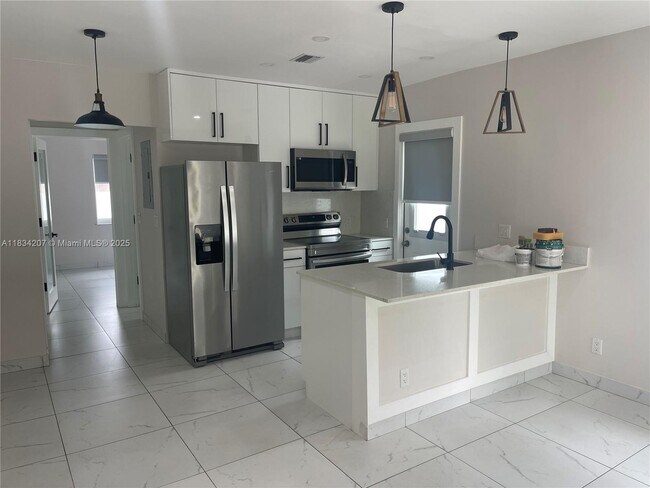 Foto del edificio - 1367 SW 37th Ave