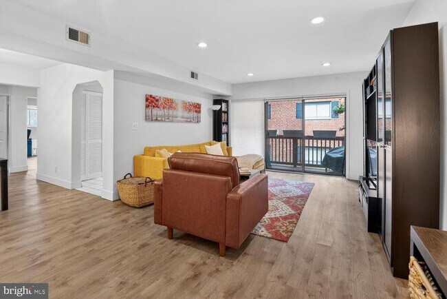 Foto del edificio - 236 W Taylor Run Pkwy