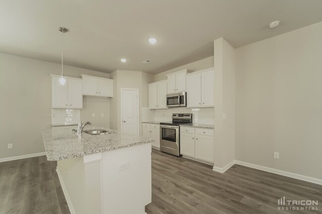 Building Photo - 221 Spring Knoll Dr