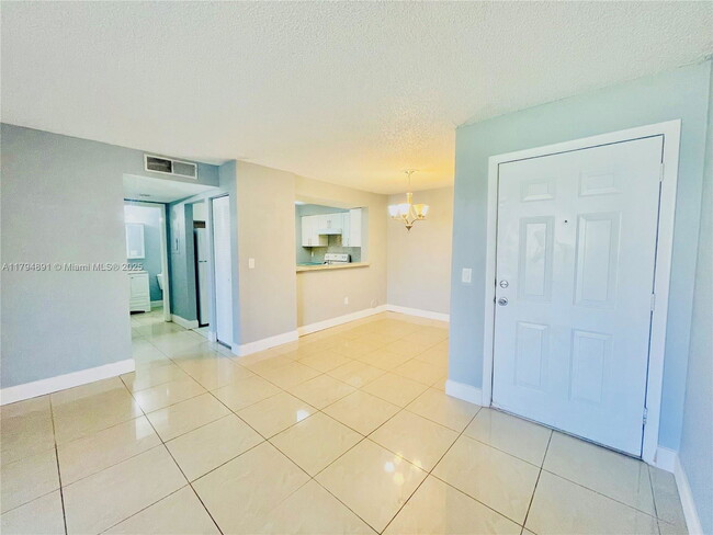 Building Photo - 1231 SW 46th Ave