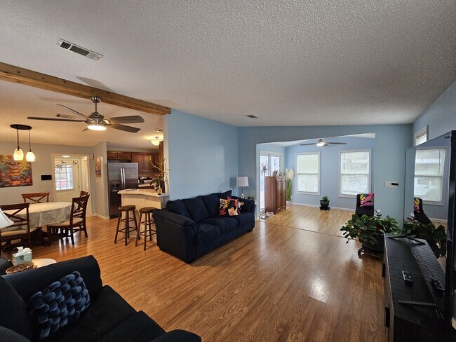 Foto del edificio - 1706 Pebble Beach Ln