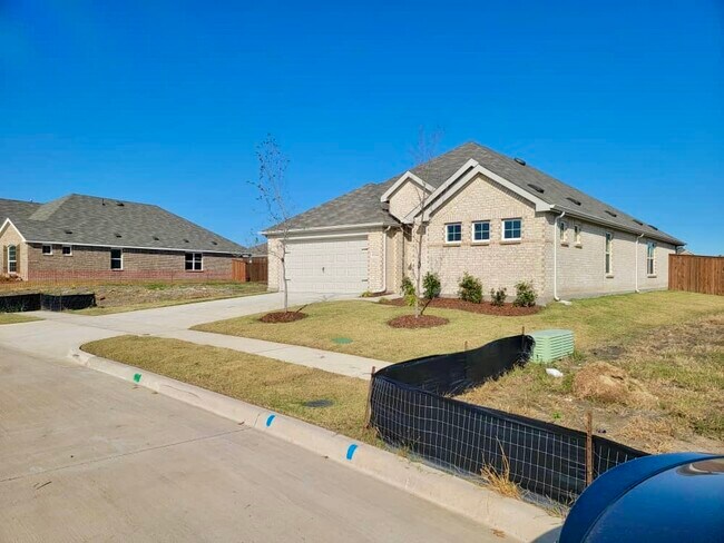 Foto del edificio - 1614 Red Acre Trl