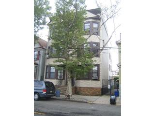 Building Photo - 83 Lang St