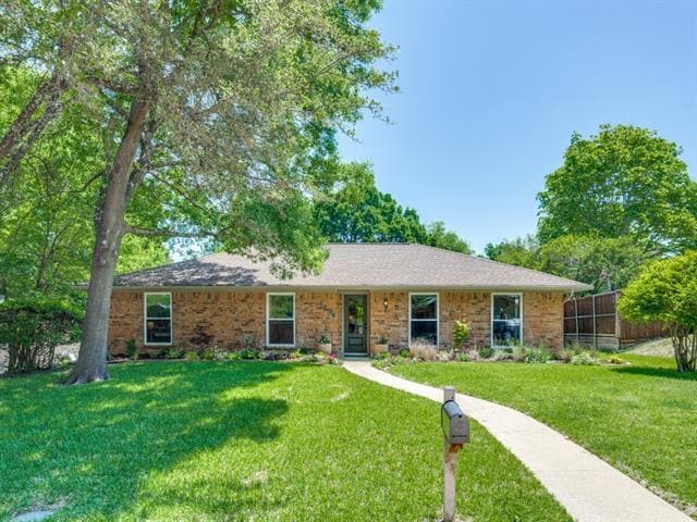 Primary Photo - 1504 Cliffbrook Dr