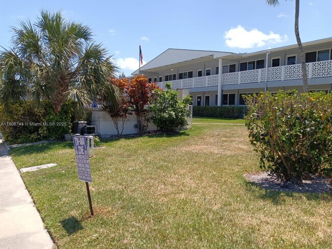 Foto del edificio - 600 Layne Blvd