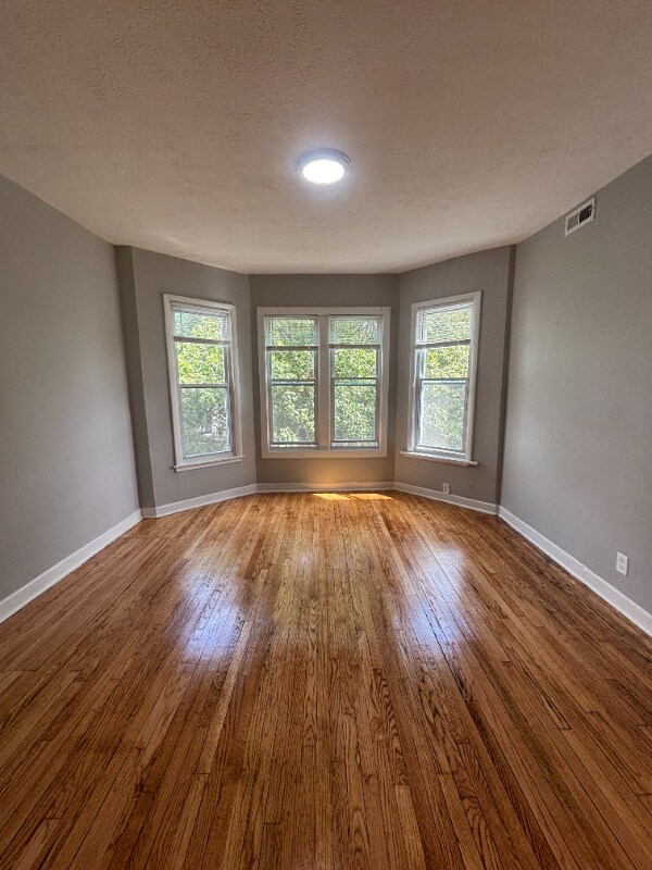 Foto del edificio - 7308 S Kenwood Ave