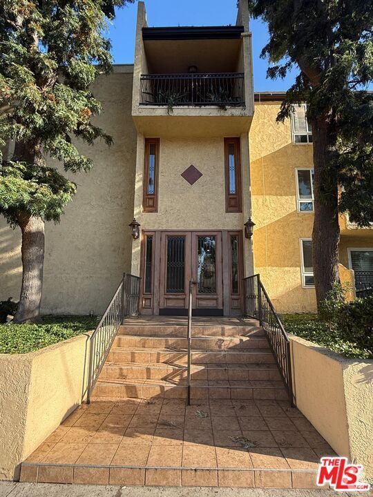 Building Photo - 5257 Radford Ave