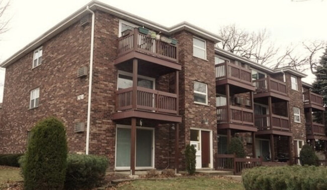 Building Photo - 14810 Kilpatrick Ave