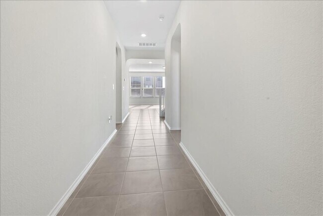 Foto del edificio - 18501 Spotted Eagle Ln