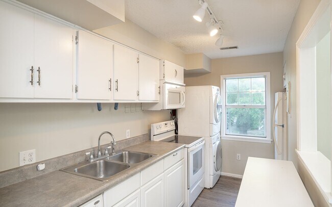 Foto del edificio - Fantastic Location! Chapel Hill 2 Bedroom ...