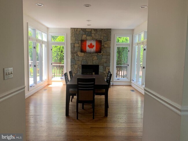 Foto del edificio - 8824 Watts Mine Terrace