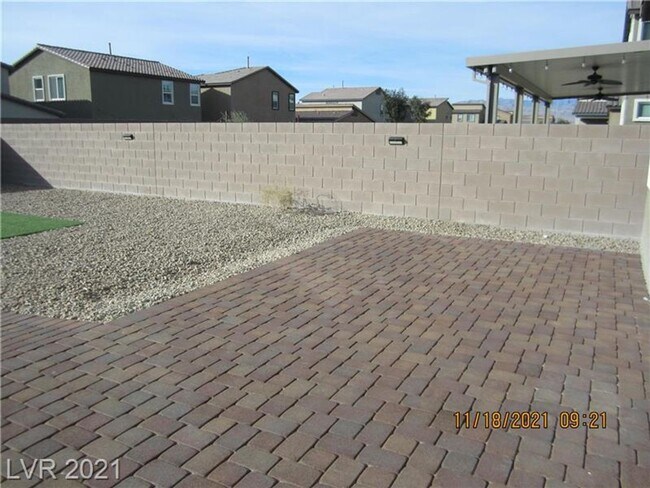 Foto del edificio - Beautiful 3 Bedrooms/3 Full baths, with bedroom downstairs