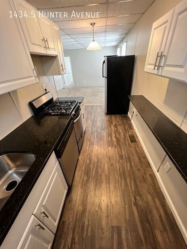 Building Photo - 1 Bed 1 Bath Close to Campus, Available Fa...
