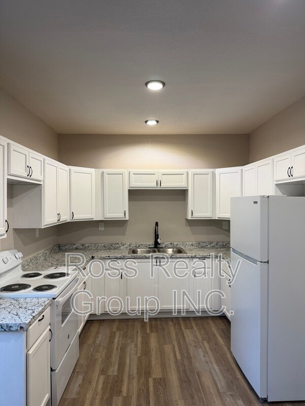 Foto del edificio - 1441 N Erie St