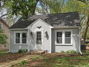 Building Photo - 7702 Oak Rd