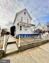 Building Photo - 136 Webster St