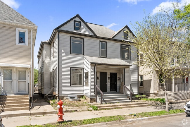 Building Photo - 630 Adams St NE