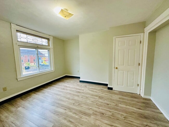 Building Photo - 1017 Emporia St