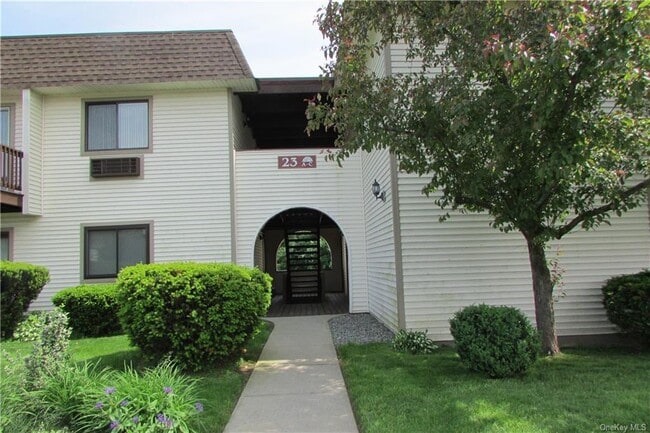 Building Photo - 23 Village Park Dr