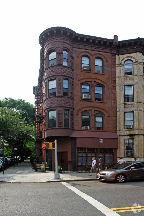 Primary Photo - 345 6th Ave