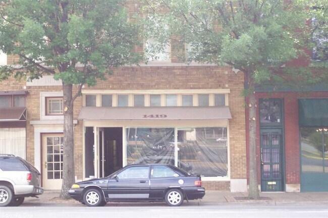 Building Photo - 1417 Main St