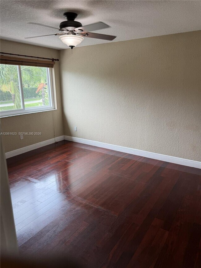 Foto del edificio - 804 NW 99th Ave