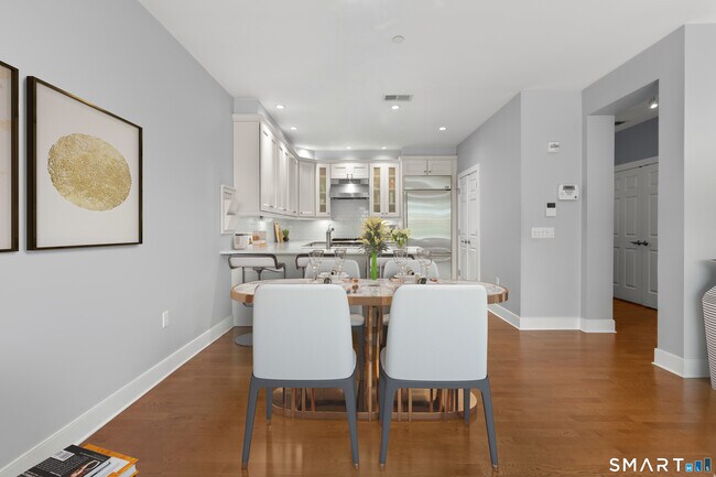 Building Photo - 77 Havemeyer Ln