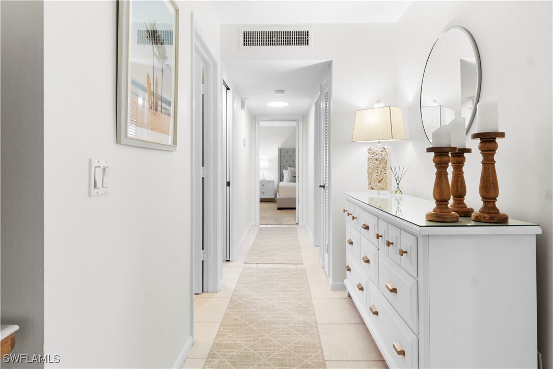 Foto principal - 290 4th St S