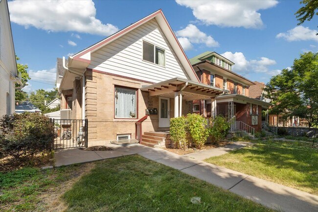 Foto del edificio - 1437-1437 Milwaukee St