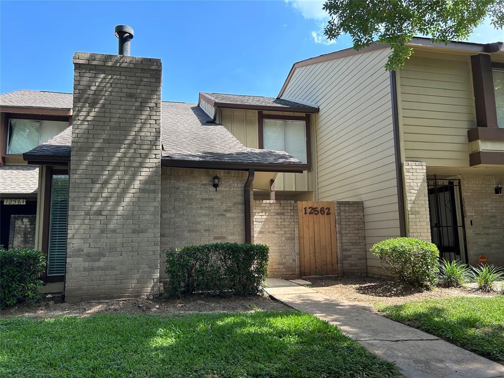 Foto principal - 12562 Newbrook Dr