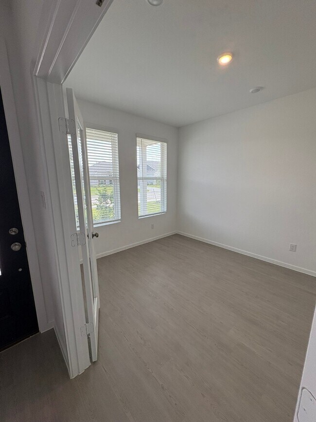 Foto del edificio - 6419 Seafoam Lake Dr