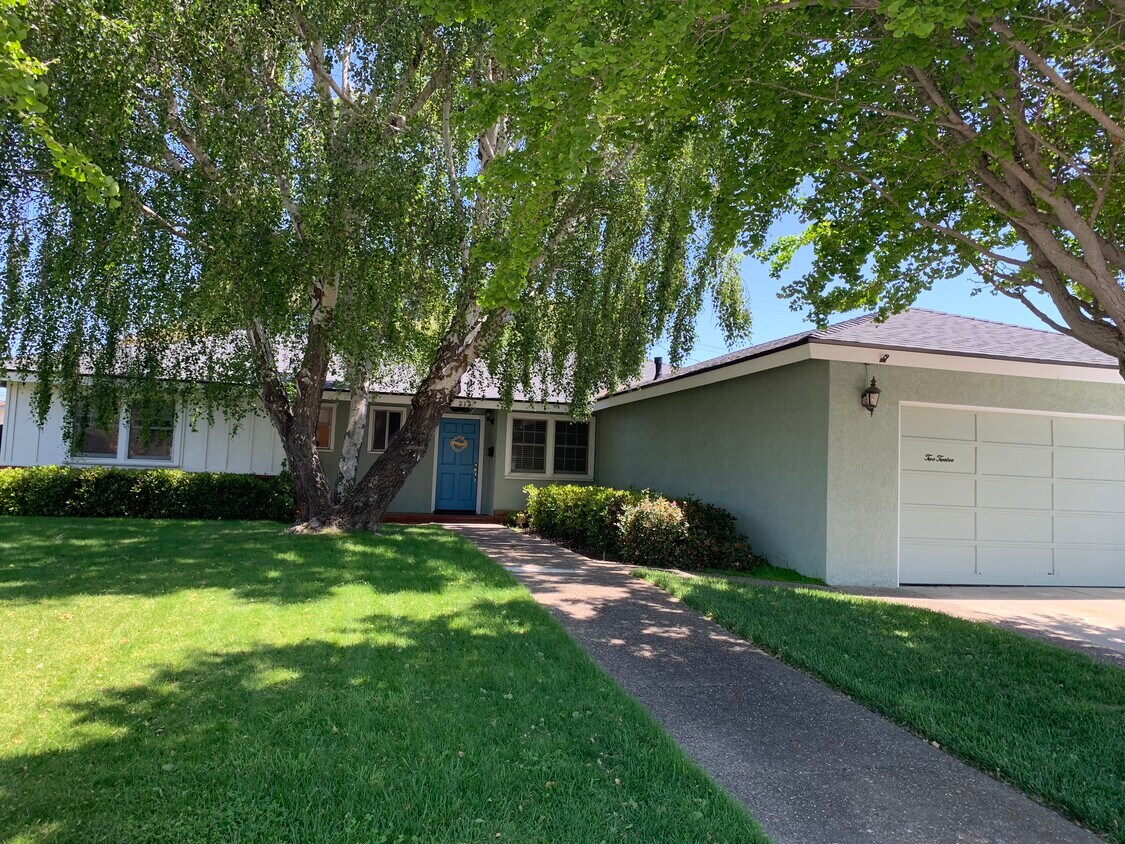 212 S 2nd St, Lompoc, CA 93436 House Rental in Lompoc, CA