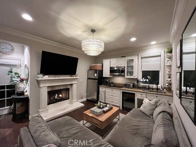 Foto del edificio - 410 Acacia Ave