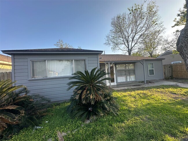 Foto del edificio - 3826 Botany Ln