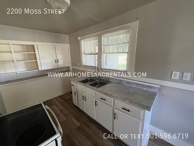 Foto del edificio - 2200 Moss St