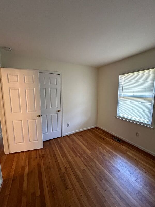 Building Photo - 410 Hubbard Ln