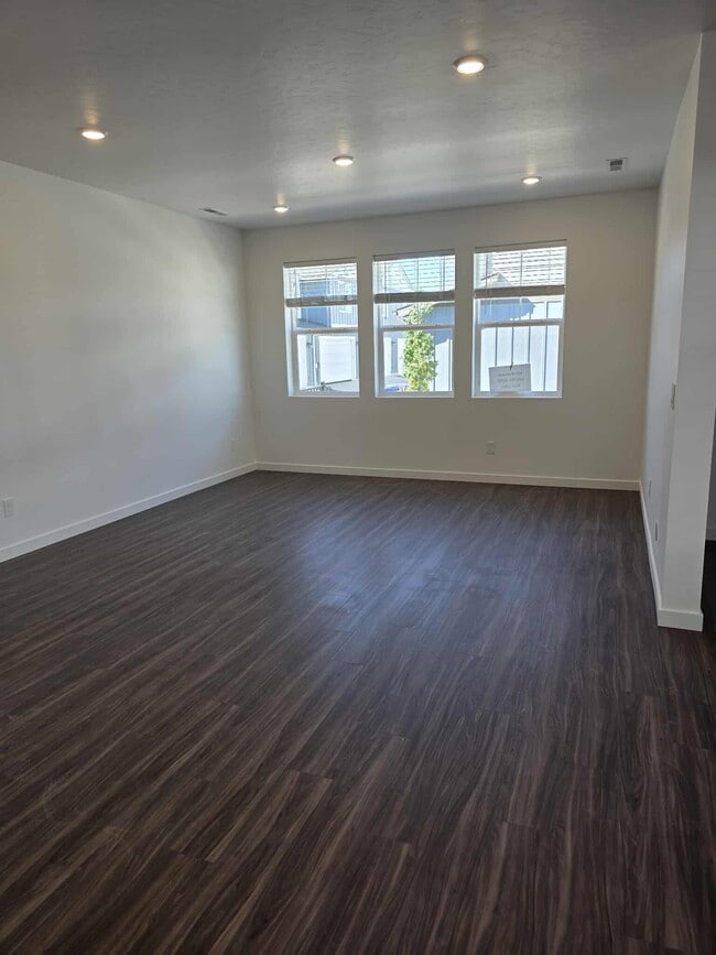 Foto del edificio - 4222 W Cirrus Ln