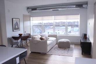 Interior Photo - The Jordan