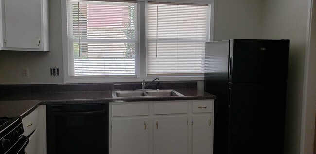Foto del edificio - 173 Baker Rd NW